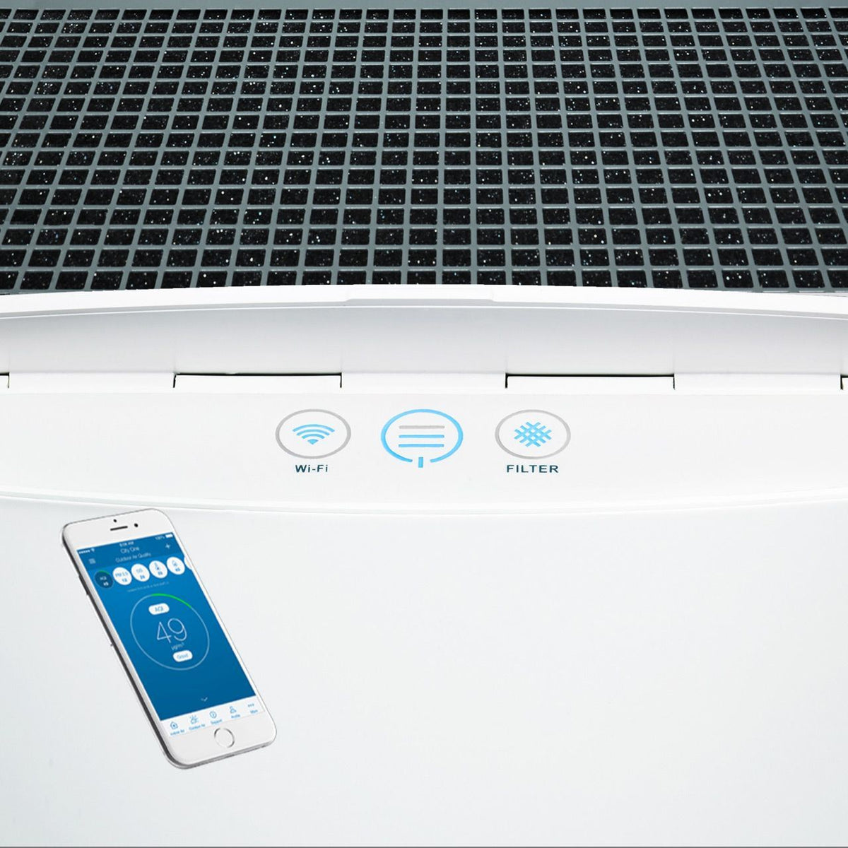 Blueair Classic 205 Luftreiniger, Nahaufnahme des Aktivkohlefilters mit Bedienfeld Wi-Fi und Filter sowie Smartphone-App