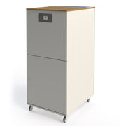 HS Solution RLF Luftreiniger 1500 ECO, grau-beiges Gehäuse mit Holzdekor-Deckel, Rollen, Schrägansicht