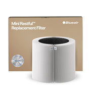 Blueair Mini Restful Ersatzfilter, gefalteter Rundfilter vor beiger Verpackung mit „Genuine Filter“-Siegel